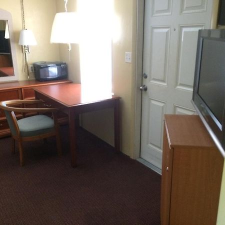 Travelers Inn Okeechobee Buitenkant foto