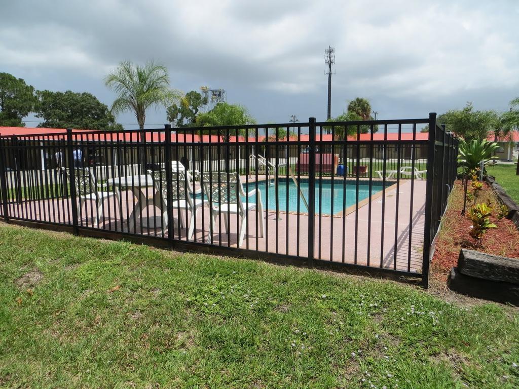 Travelers Inn Okeechobee Buitenkant foto