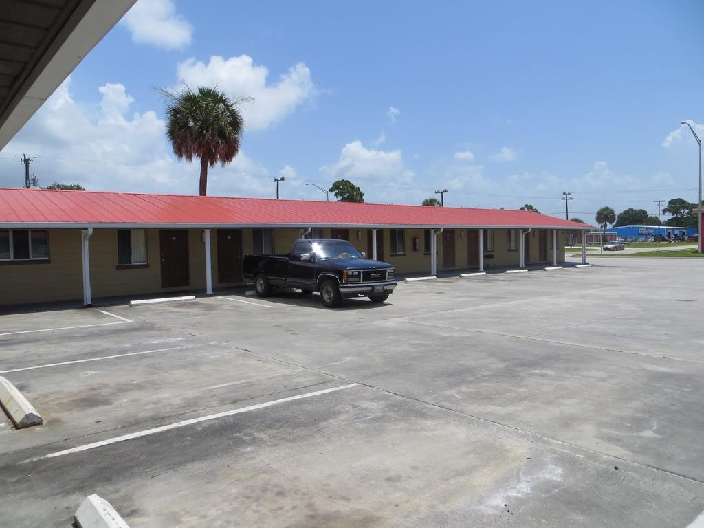 Travelers Inn Okeechobee Buitenkant foto