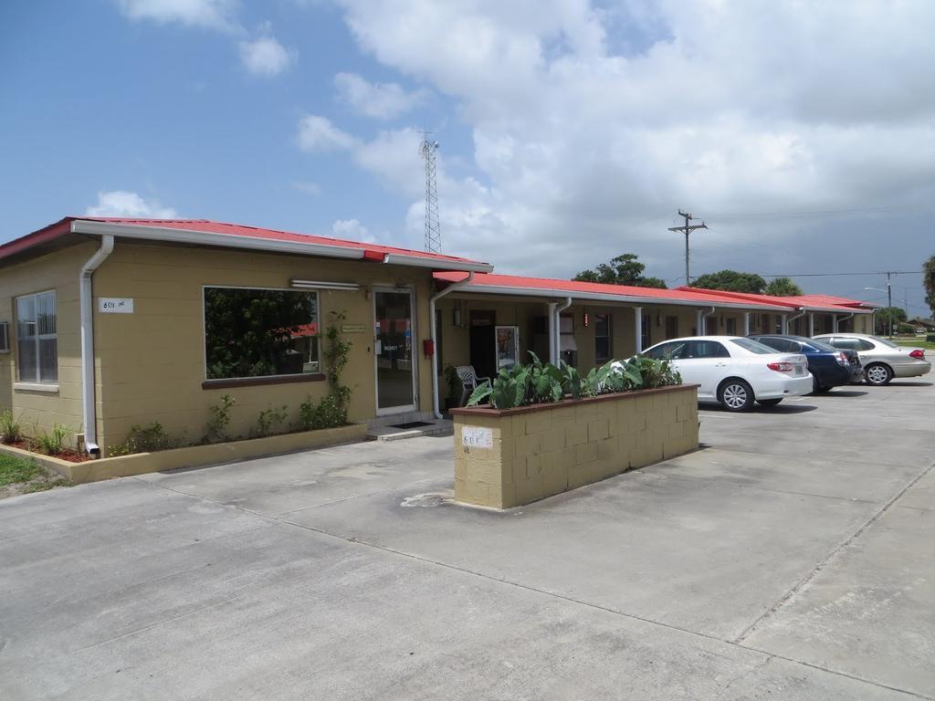Travelers Inn Okeechobee Buitenkant foto