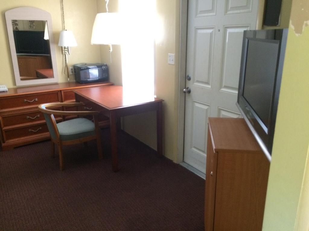 Travelers Inn Okeechobee Buitenkant foto