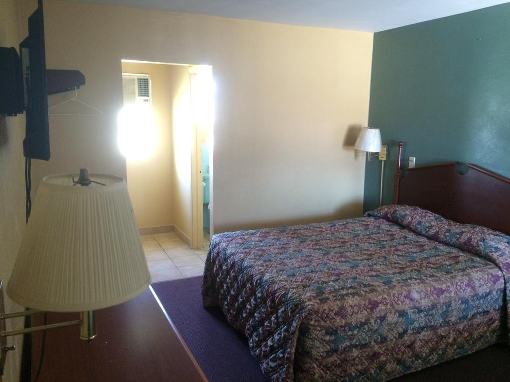 Travelers Inn Okeechobee Buitenkant foto
